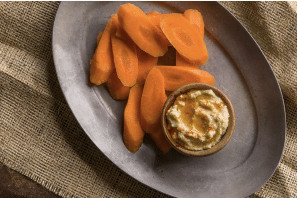 Hummus & Carrots